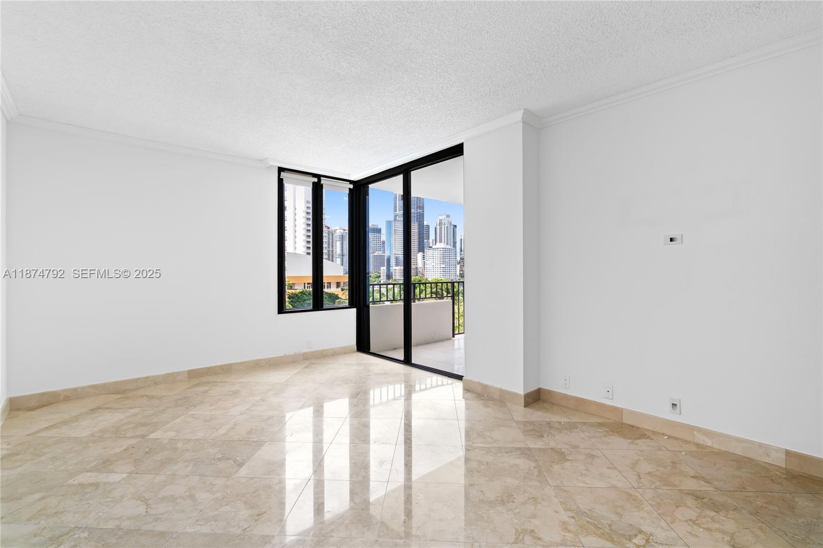 Building Photo - 520 Brickell Key Dr