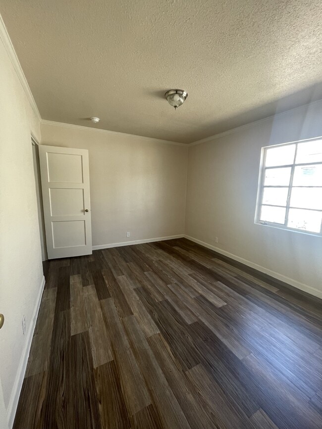 Building Photo - 1402 St Johns Dr
