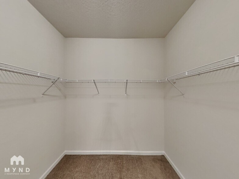 Building Photo - 2880 Alpin Dr
