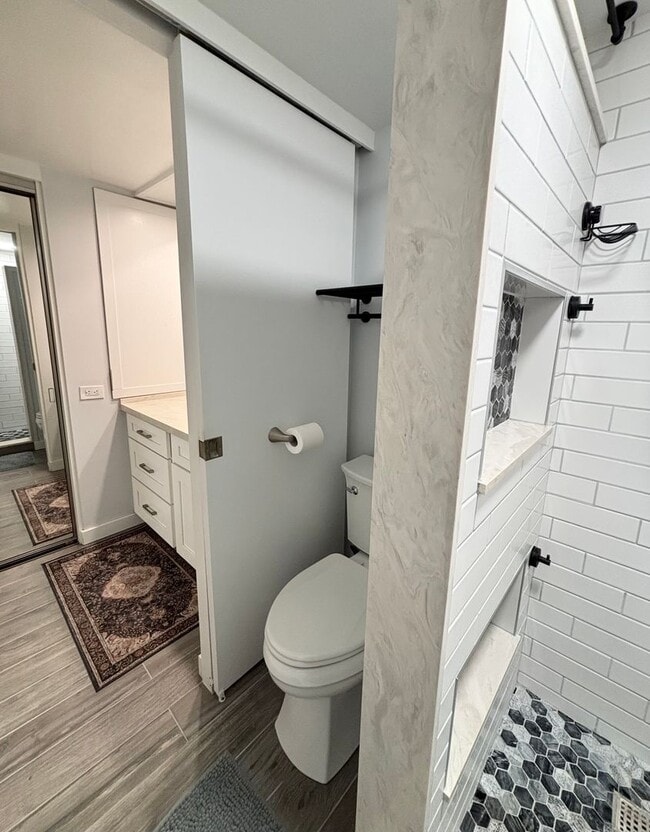 Building Photo - Refined Island Living at Wailana at Waikiki – Fully Furnished Corner Condo