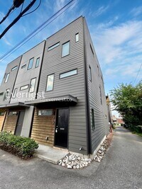 Building Photo - 209 Robinson Sq Aly