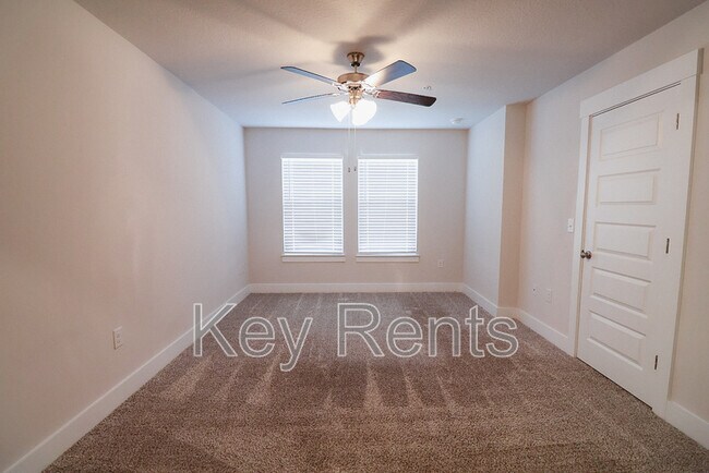 Building Photo - 1646 Iroquois Ct