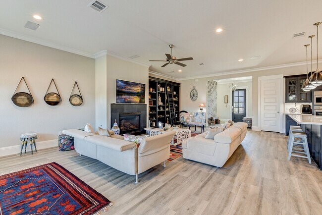 Building Photo - 2339 Pale Star Dr