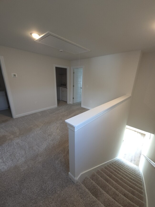 Building Photo - 2 Rockshire Trl