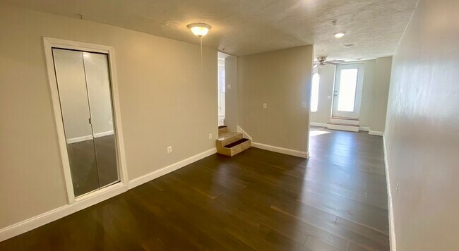 Building Photo - 32 Hinckley St