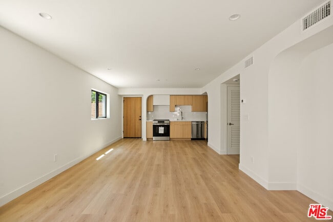 Building Photo - 2669 Benedict St