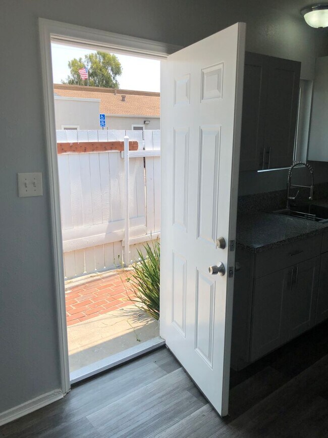 Building Photo - 5890 Gardenia Ave