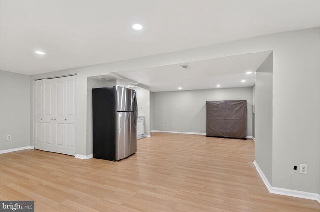 Building Photo - 1900 Middlebridge Dr