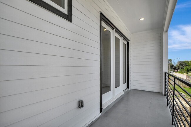 Building Photo - 3628 Amos St