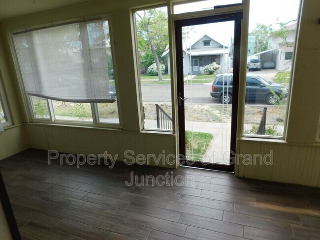 Building Photo - 930 Ouray Ave