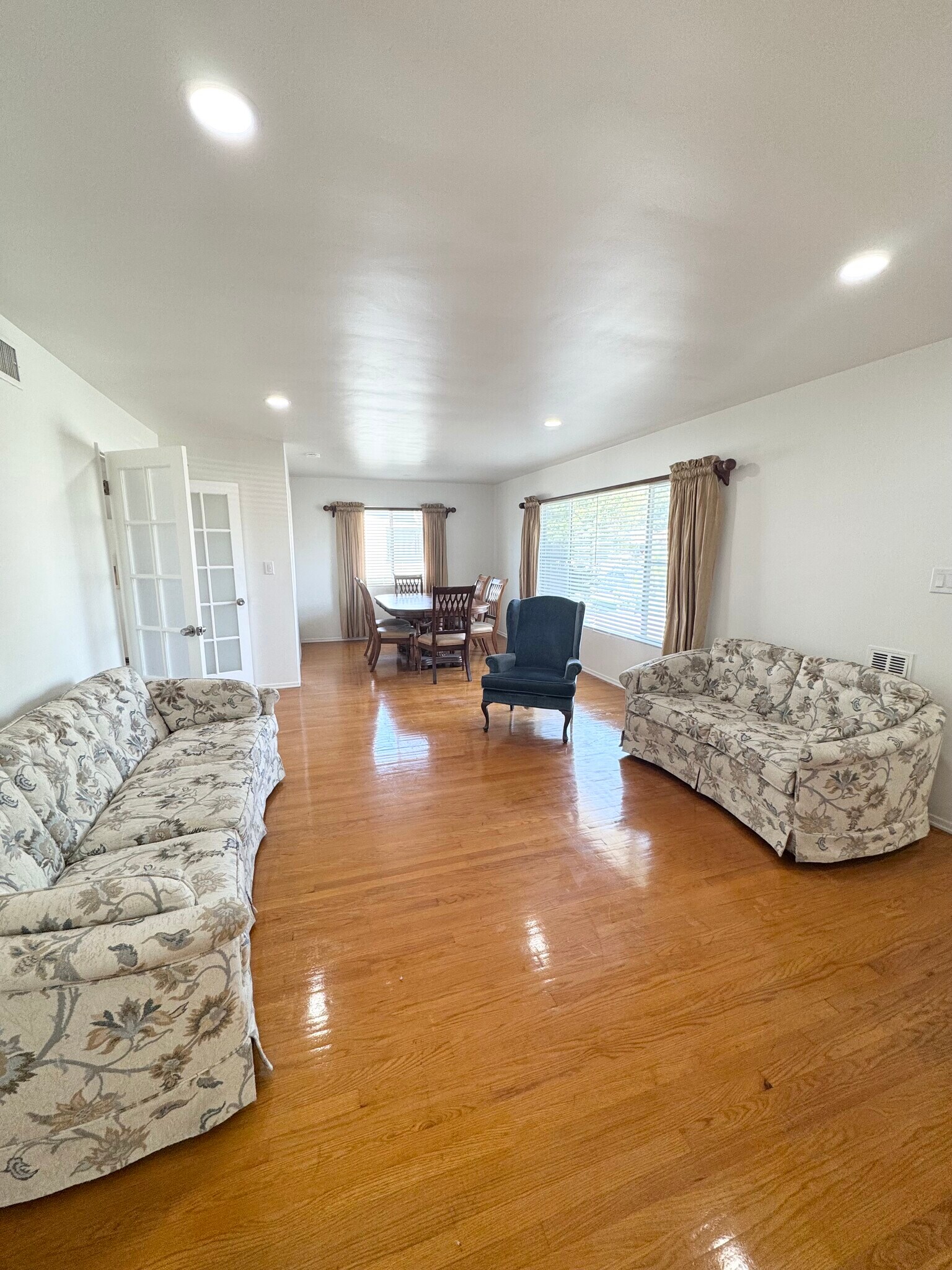 Building Photo - 1324 E Madison Ave