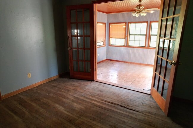 Building Photo - 460 Rogers St NW