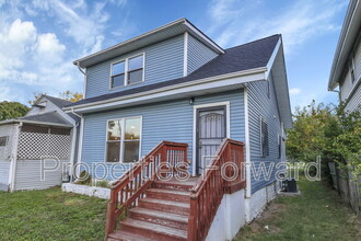 Building Photo - 908 E 12th Ave