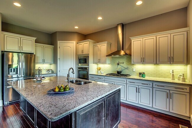 Building Photo - 1026 October Park Way