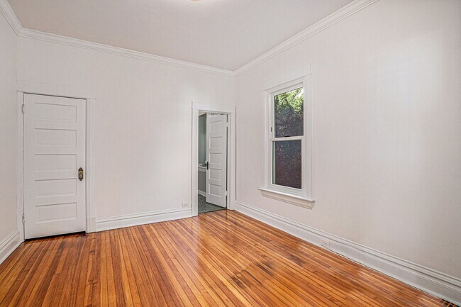 Building Photo - Beautifully Remodeled Home in Cherry Creek