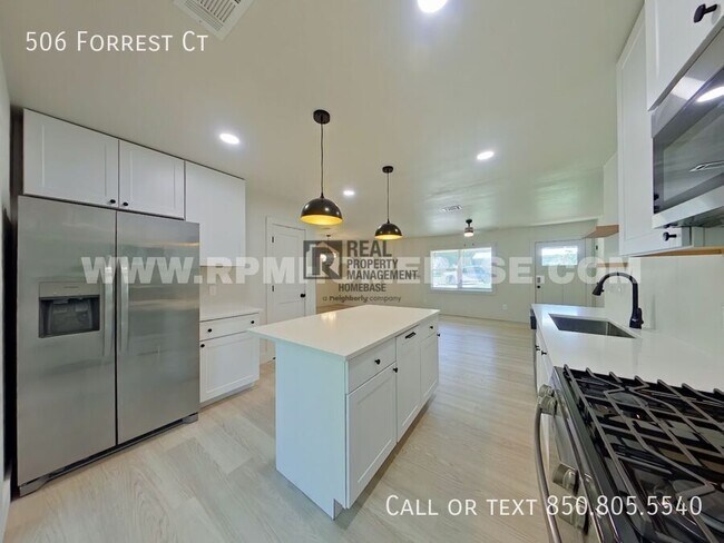 Building Photo - 506 Forrest Ct