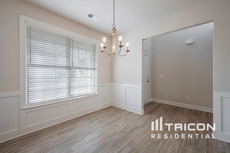 Building Photo - 228 Margrave Dr