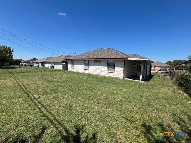 Building Photo - 3414 Crescent Dr