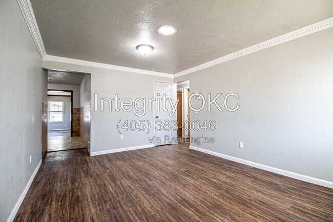 Building Photo - 4101 SE 45th St