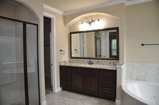 Building Photo - 27619 Lodgemist Ct