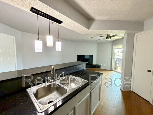 Building Photo - 1207 S Quaker Ave