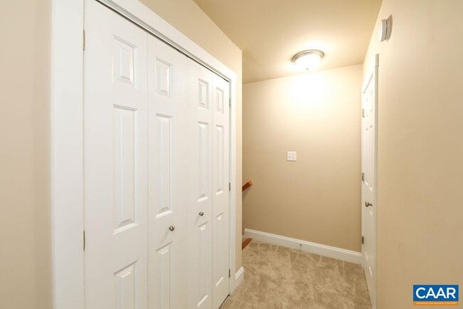 Building Photo - 328 Marquette Ct