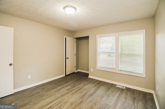 Building Photo - 100 Smokemont Dr