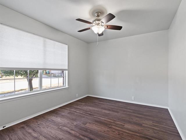 Building Photo - 1300 Mallard Dr
