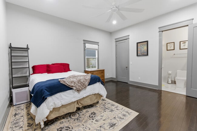 Building Photo - 1105 Stockell St