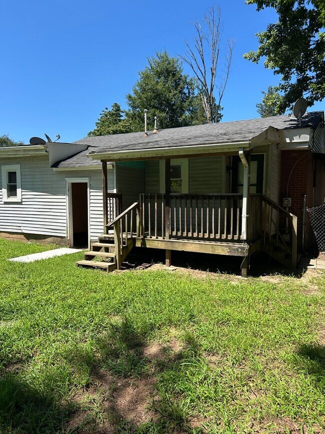 Building Photo - 2119 Elbon Dr