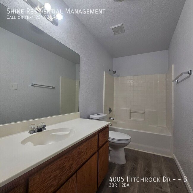Building Photo - 4005 Hitchrock Dr