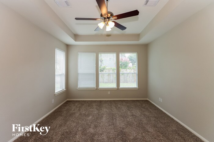 Building Photo - 3211 Oak Park Ln