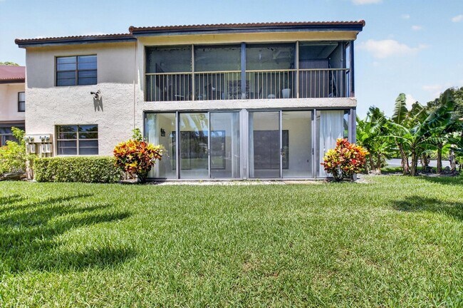 Building Photo - 9264 Vista Del Lago