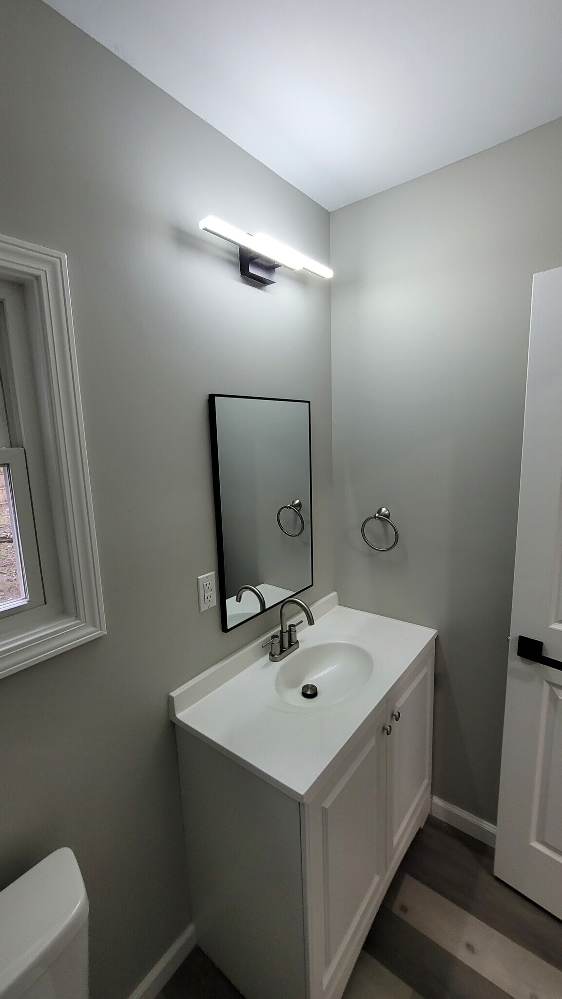 Building Photo - 1351 E Mound St