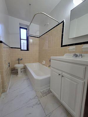 Building Photo - 1 bedroom in BRONX NY 10456