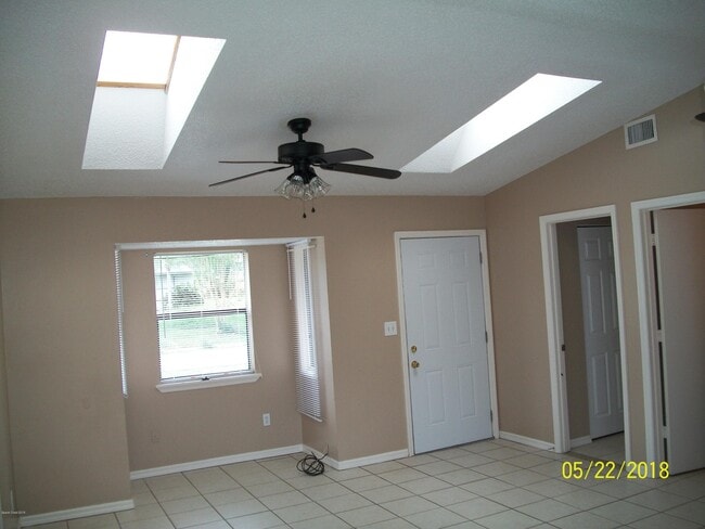 Building Photo - 4910 Greenhill St