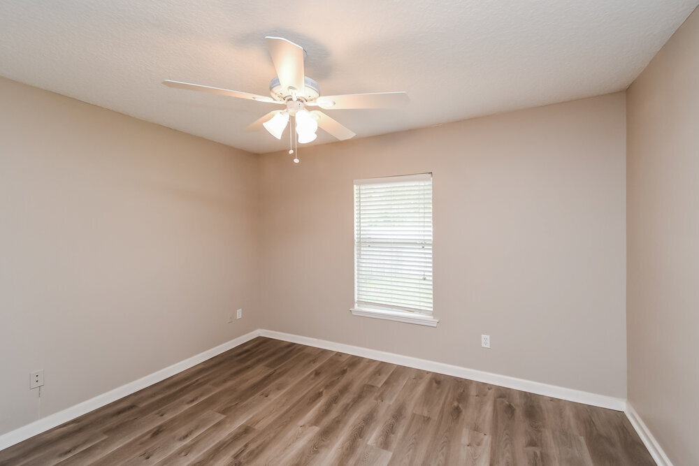 Building Photo - 9135 Prosperity Lake Dr