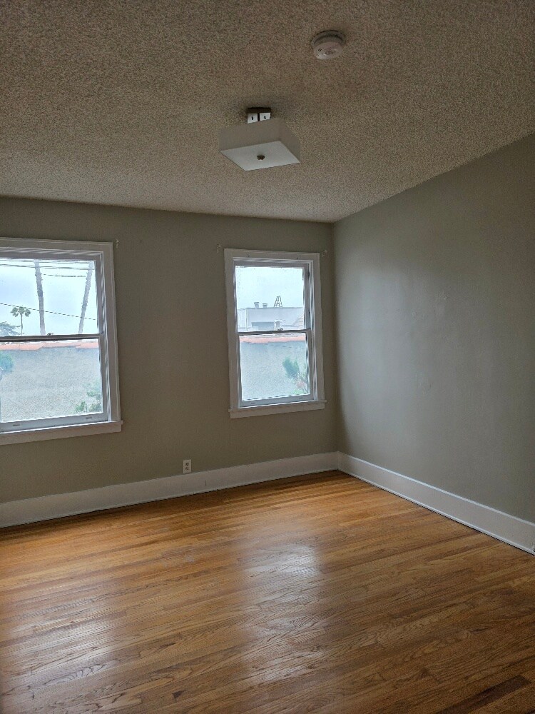 Bedroom 2 - 1647 Angelus Ave