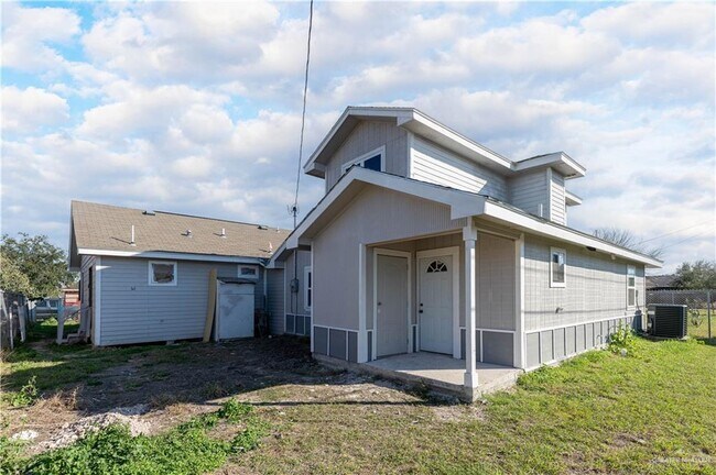Building Photo - 20 S Olivarez St