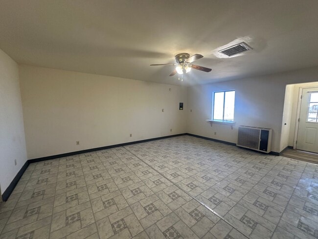 Building Photo - Horses Welcome to Single Wide on 1 Acre!