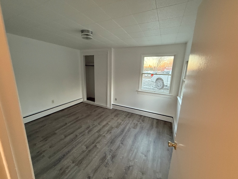 Building Photo - 231 US-6