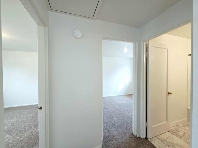 Building Photo - Two Bedrooms & One Bathroom Home $100.00 o...
