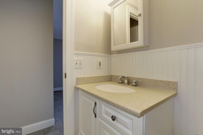 Building Photo - 7118 Eden Brook Dr
