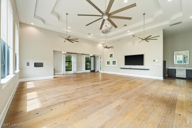 Building Photo - 5062 Alonza Ave