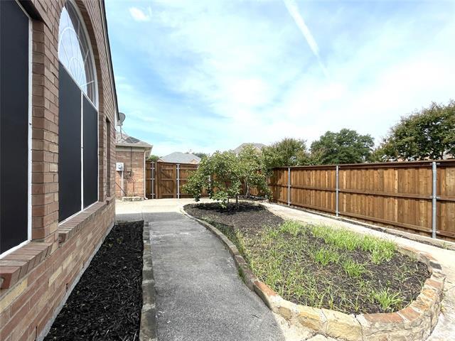 Building Photo - 1307 Edinboro Ln