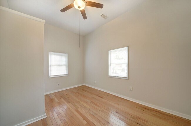 Building Photo - 602 W 36th St