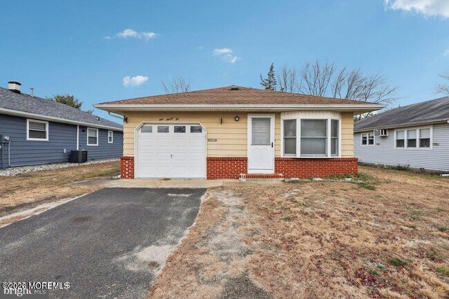 Building Photo - 192 Charlotteville Dr S