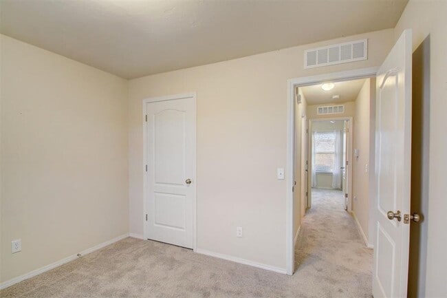 Building Photo - Amazing 3bed 2 Bath 2 Car Garage in Marble Leaf Addn Edmond OK