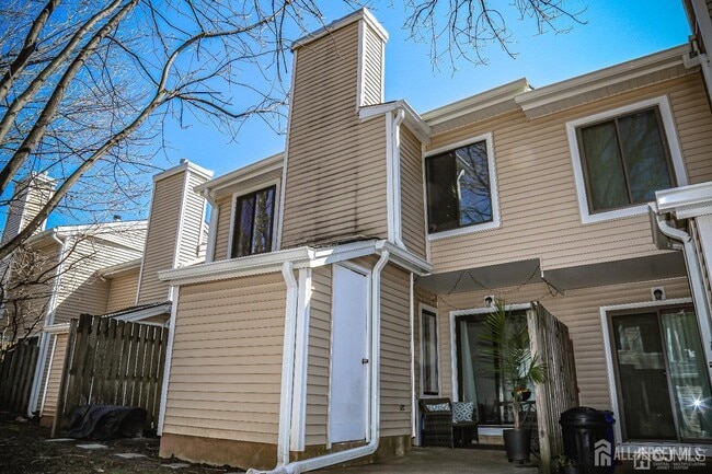 Building Photo - 5805 Hana Rd
