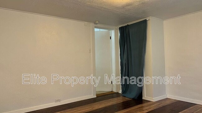 Building Photo - 505 Orange St